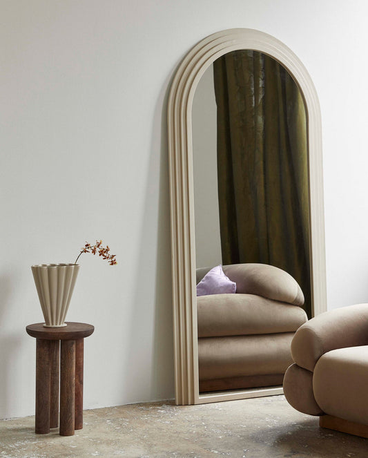 Arched Full-Length Mirror with Modern Minimalist Frame - Elegant Floor Mirror for Home Decor