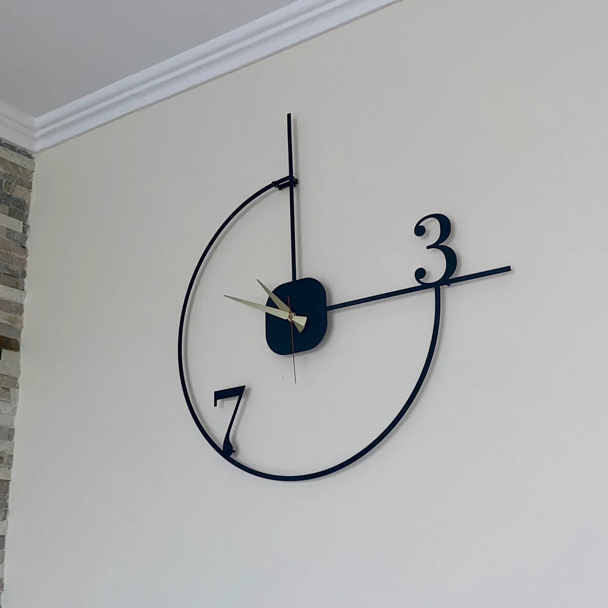 Modern Minimalist Wall Clock – Unique Open Design with Golden Hands for Home & Office Décor