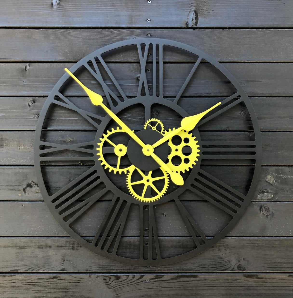 Stylish Industrial Gear Wall Clocks with Roman Numerals — Modern Designs in Orange, Blue, Yellow, and Red for Home Decor