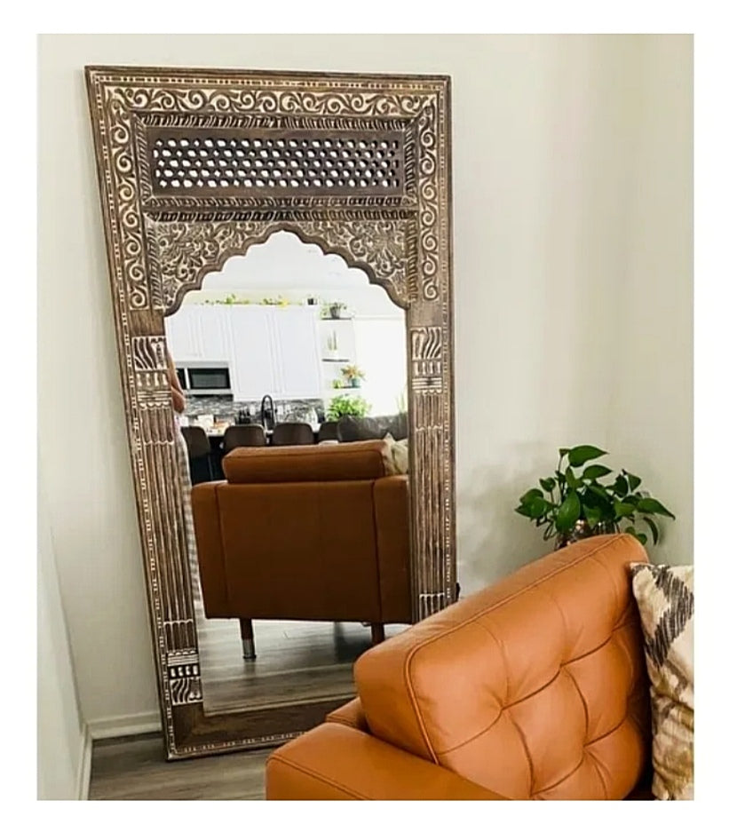 A Touch of Royal Elegance to Your Home with This Exquisite Wooden Jharokha Mirror