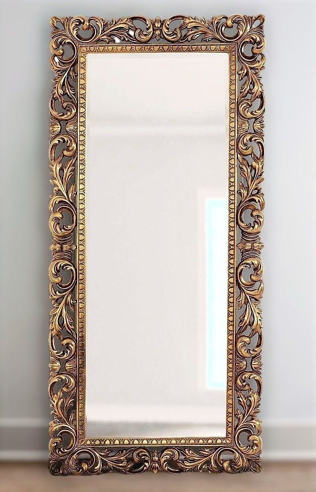 Rectangular Wall Mirror - Lavish Gold Frame A Sense of Antique Luxury And Timeless Elegance.