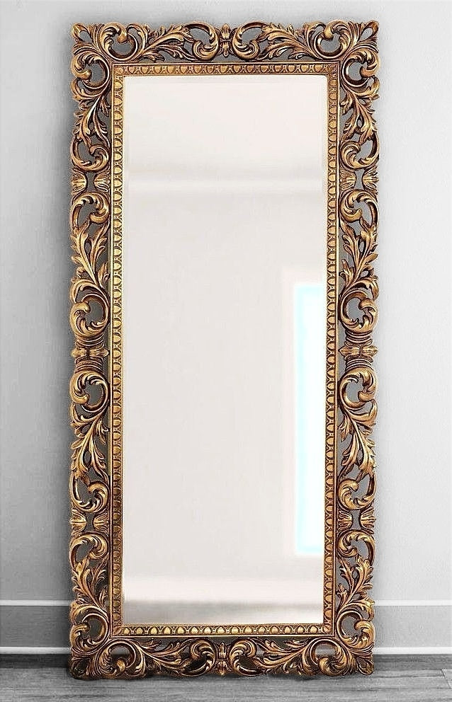 Rectangular Wall Mirror - Lavish Gold Frame A Sense of Antique Luxury And Timeless Elegance.